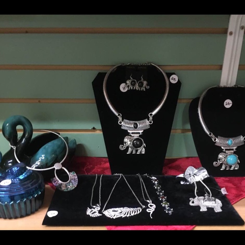 SOLD Large 2-pc Elephant Set n black